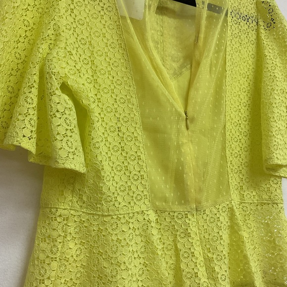 Strut & Bolt- Yellow Lace Top - Picture 3 of 3
